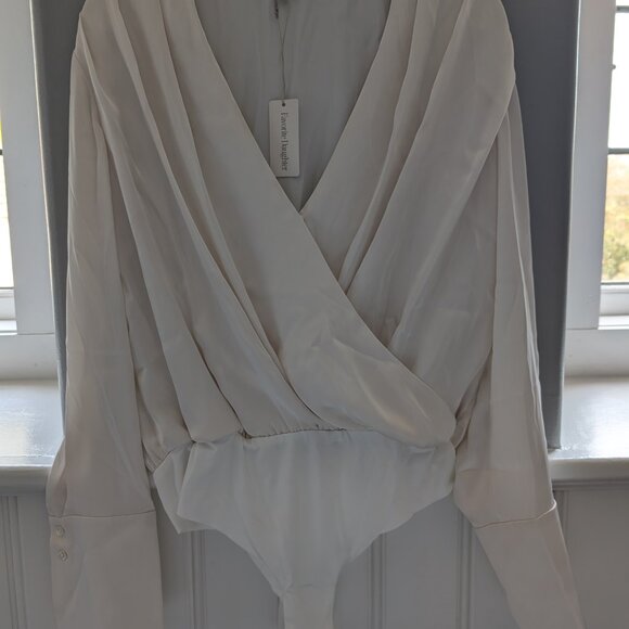 NWT - Favorite Daughter - Date Blouse - Picture 6 of 6